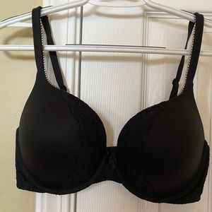 Black VS Bra